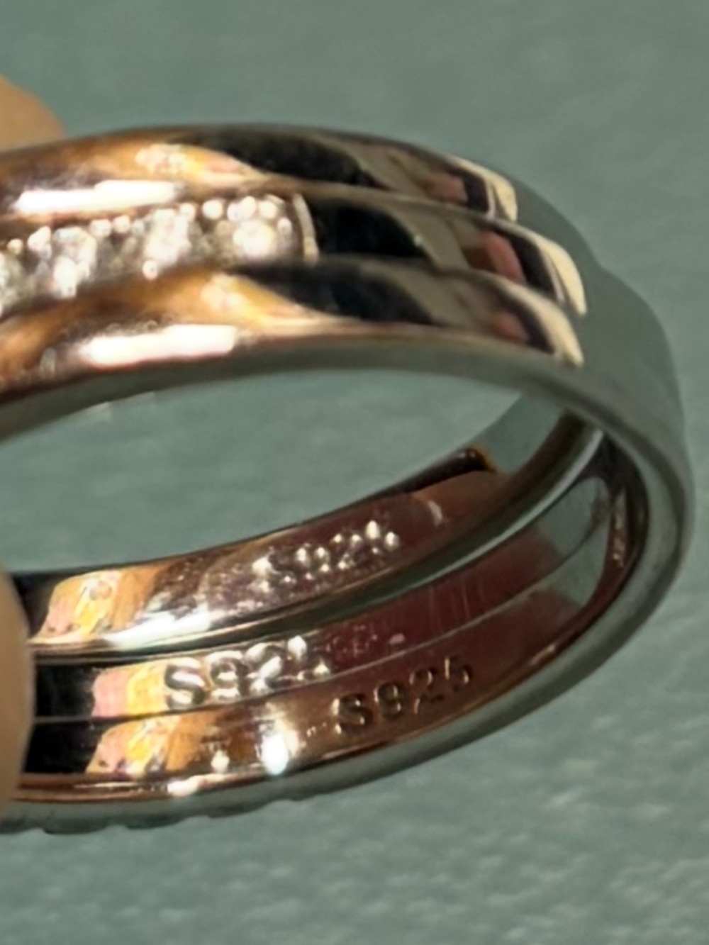 Modern Gents solitaire princess cut with matching bands - Picture 4 of 4